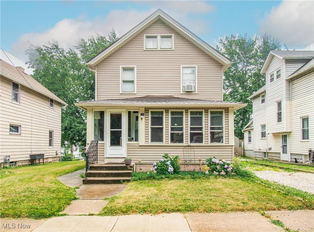 44 W Summit ST, Barberton, OH 44203