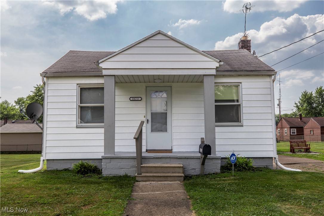 2823 Kirby AVE NE, Canton, OH 44705