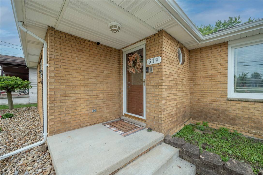 Campbell, OH 44405,519 Blossom AVE