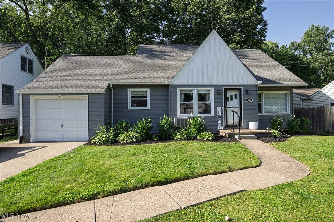 1819 49th ST NW, Canton, OH 44709