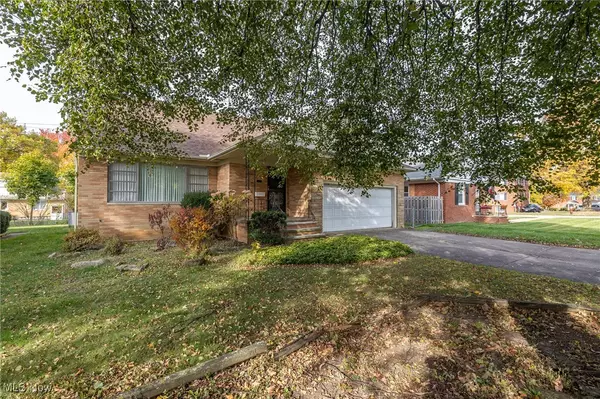 4464 W 224th ST, Fairview Park, OH 44126