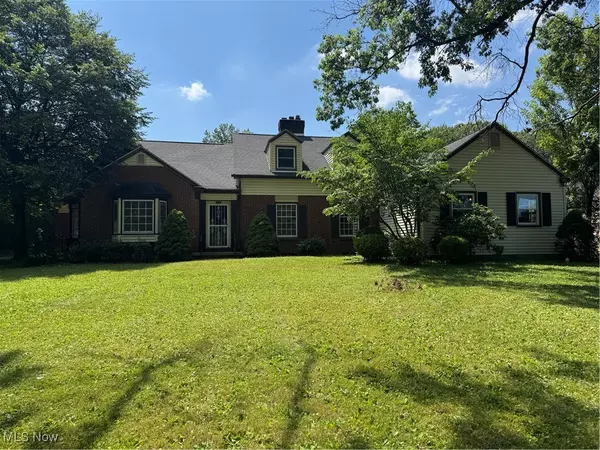 2458 5th AVE, Youngstown, OH 44505