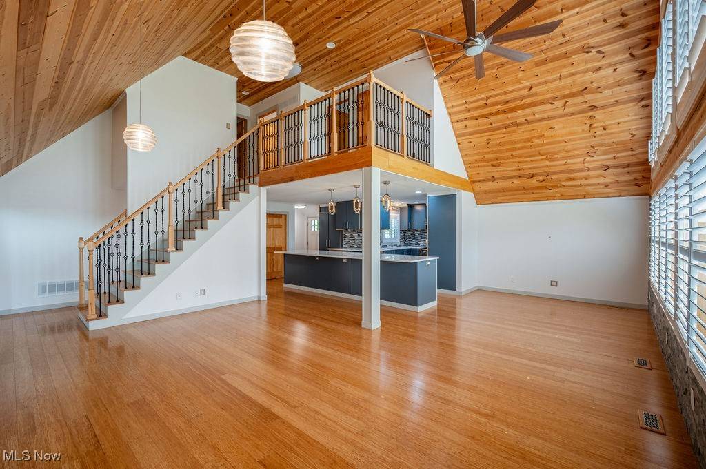 Vienna, WV 26105,5203 Glenbrook DR