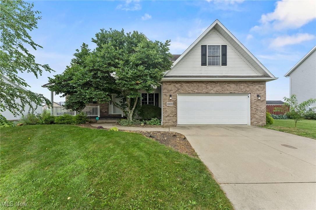 1603 Sturbridge DR, Louisville, OH 44641