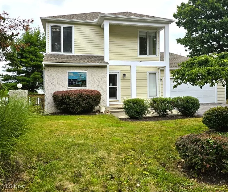 Bay Village, OH 44140,31540 Lake RD