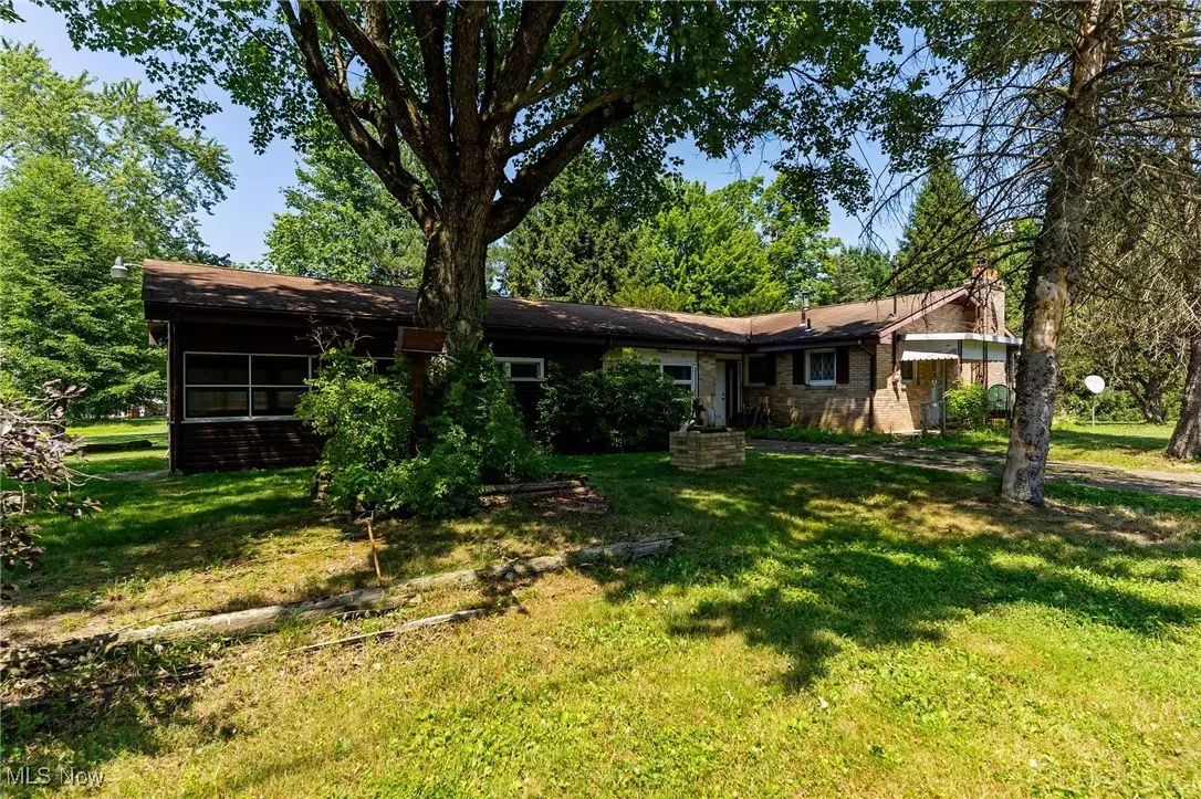 Andover, OH 44003,6677 Morningview DR