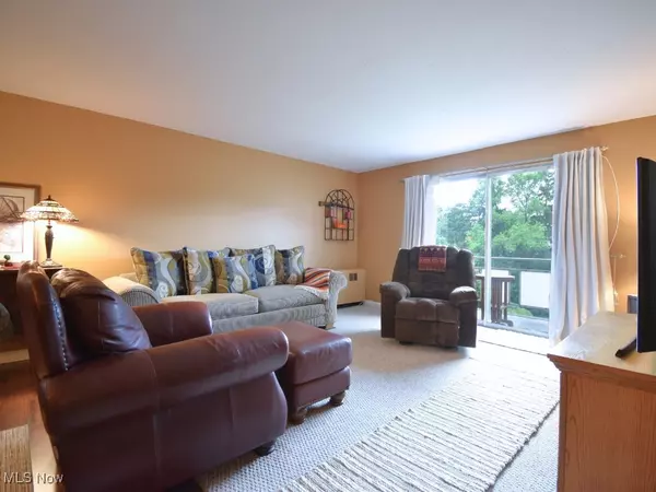 Rocky River, OH 44116,3400 Wooster RD #405