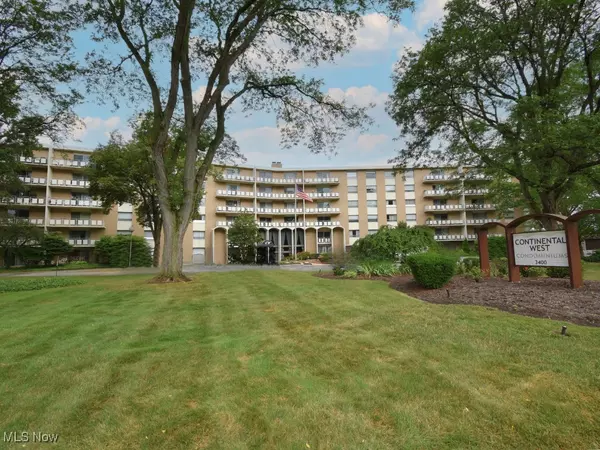 3400 Wooster RD #405,  Rocky River,  OH 44116