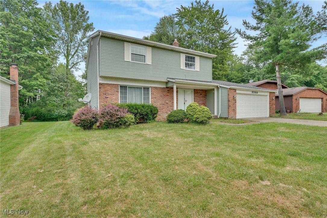 Solon, OH 44139,32553 N Roundhead DR