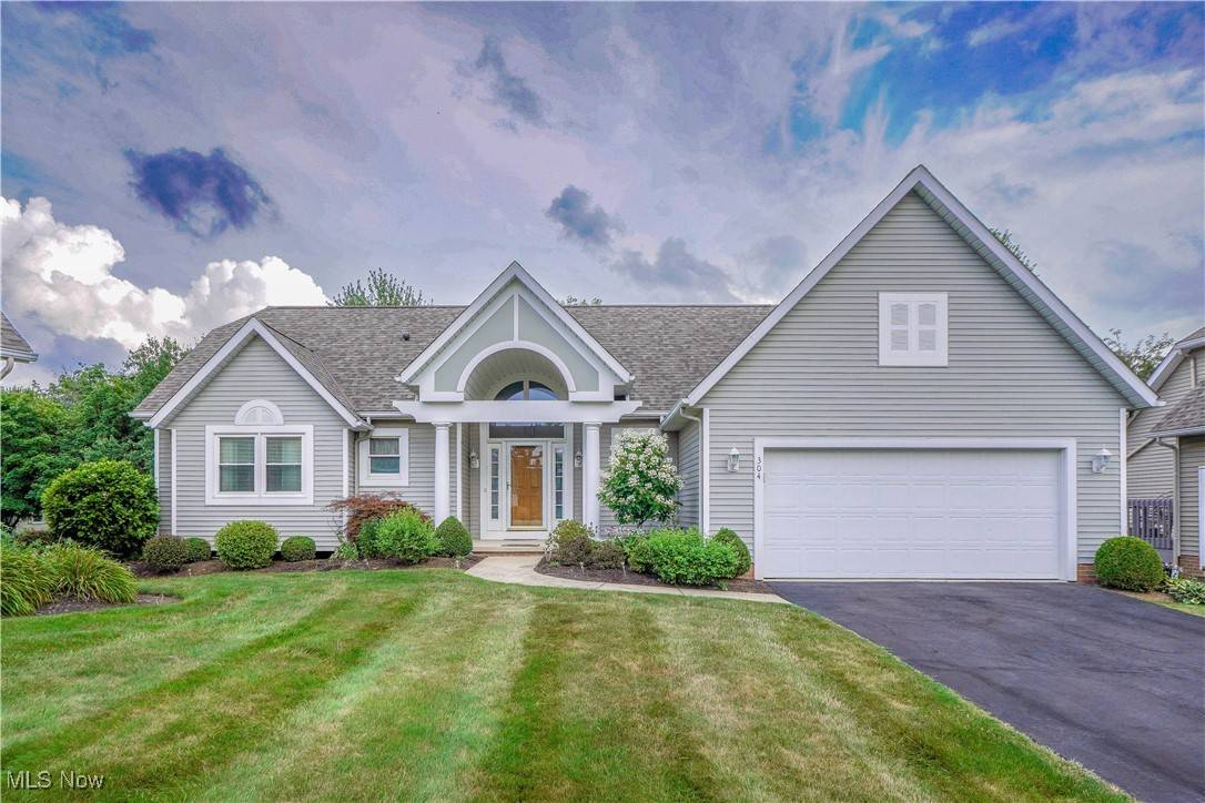 304 Auburn Oaks DR, Wadsworth, OH 44281