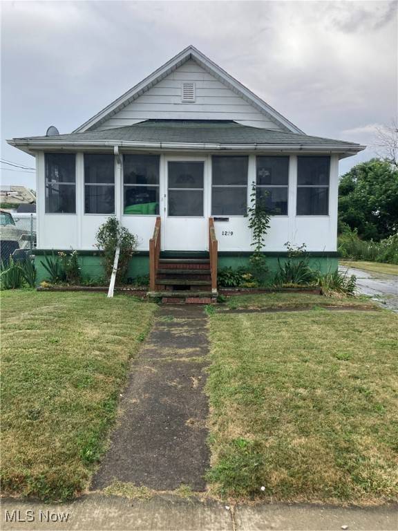 1239 W 15th ST, Lorain, OH 44052