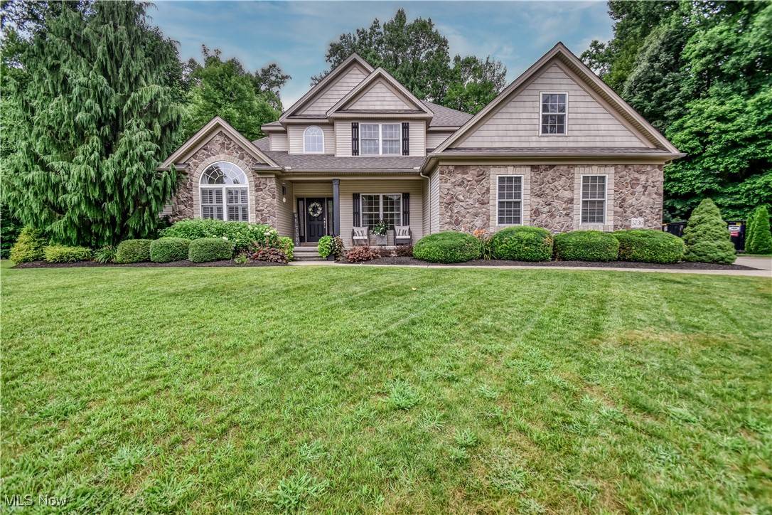 5736 Silvertree CT, Madison, OH 44057