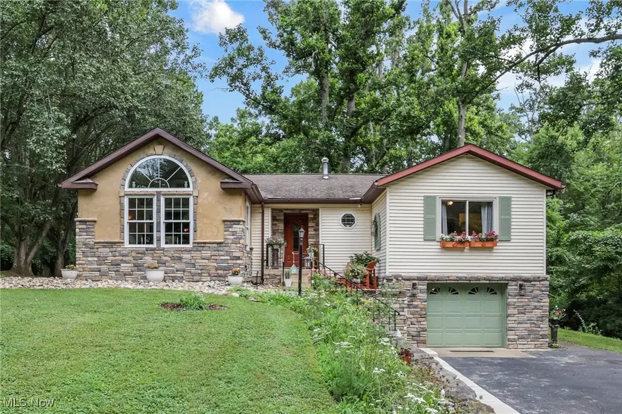 225 Sebaugh DR, Zanesville, OH 43701