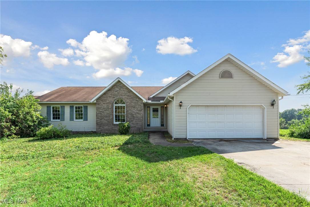 10850 Lampe LN NE, Magnolia, OH 44643