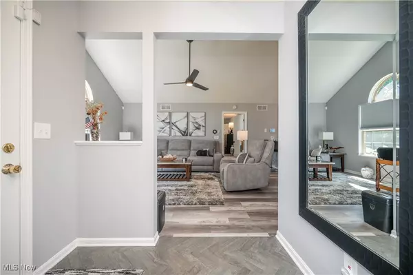 Columbiana, OH 44408,226 Village CT