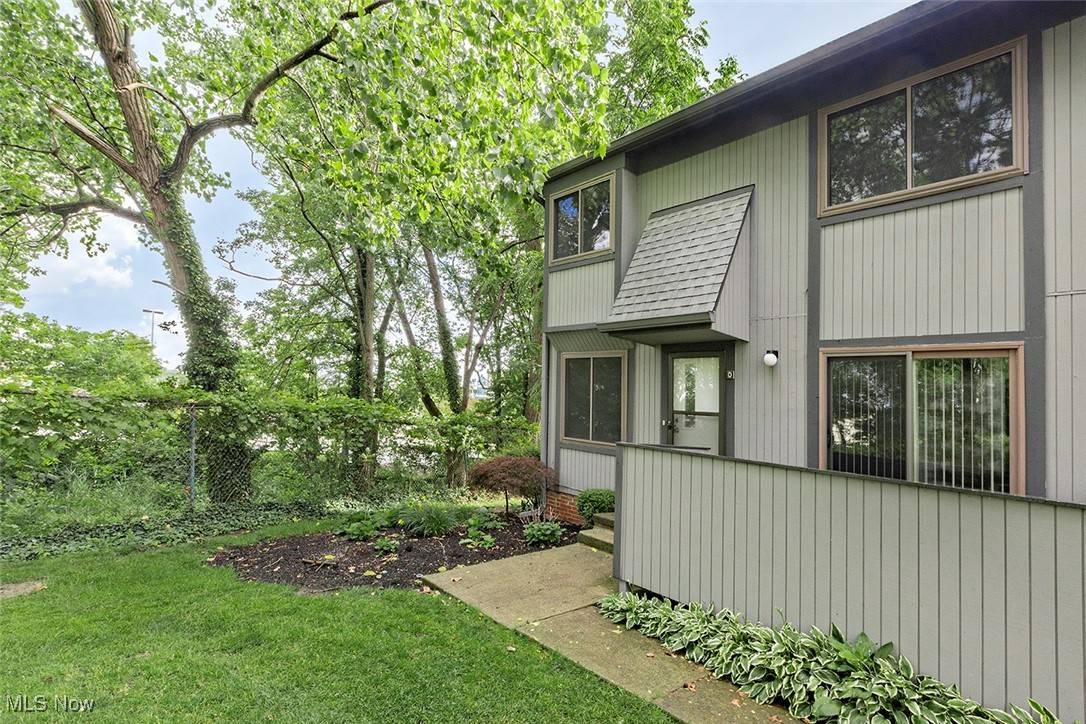 34939 N Turtle TRL #D, Willoughby, OH 44094