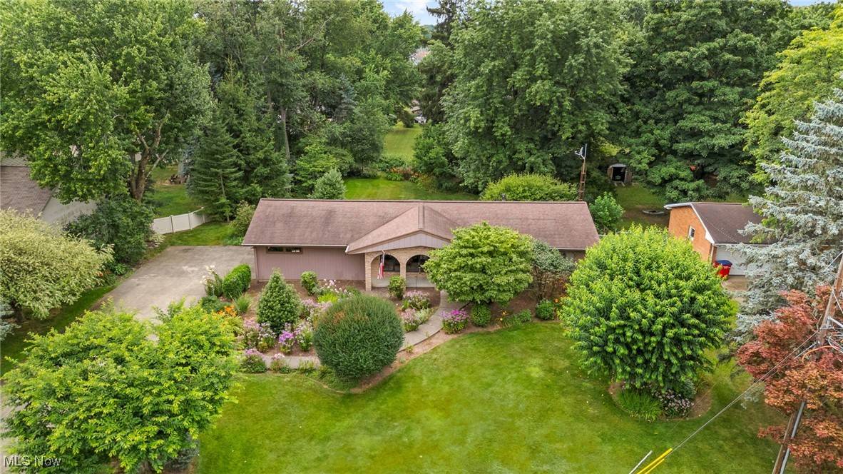 5585 Echodell AVE NW, Canton, OH 44720