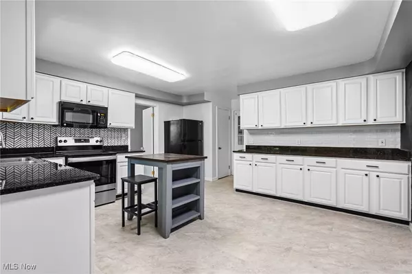 Cleveland Heights, OH 44118,3673 Meadowbrook BLVD