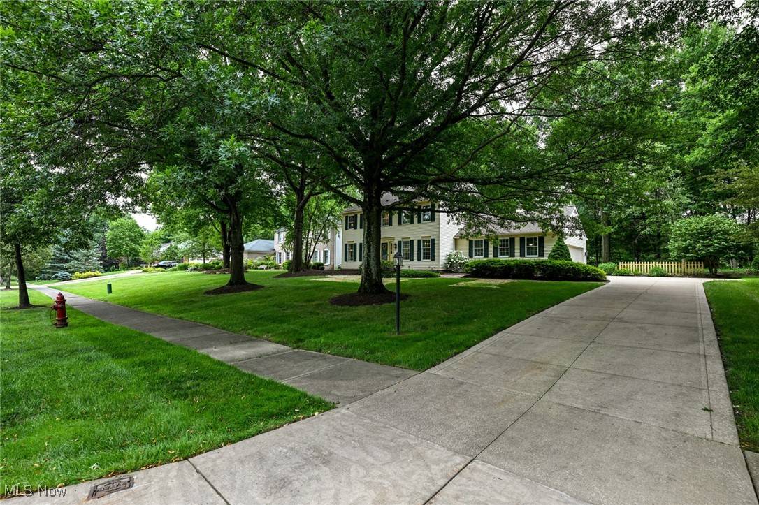 Brecksville, OH 44141,7424 Old Quarry LN