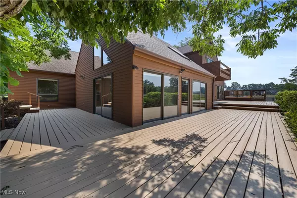 Grafton, OH 44044,40163 Banks RD