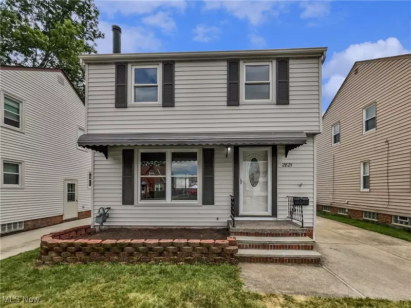 2821 Parklane DR, Cleveland, OH 44134