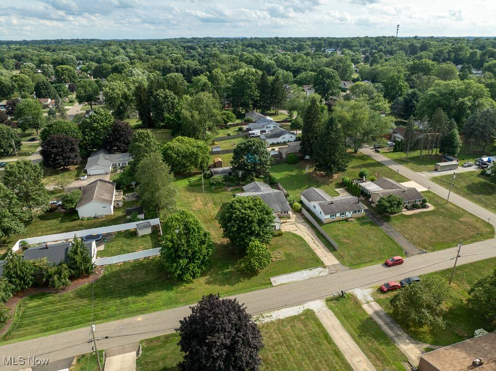 Cambridge ST NW, Massillon, OH 44646