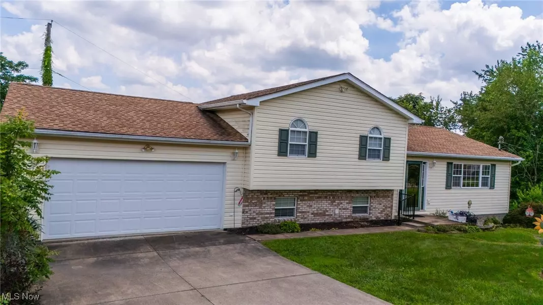 55201 New Cut RD, Shadyside, OH 43947