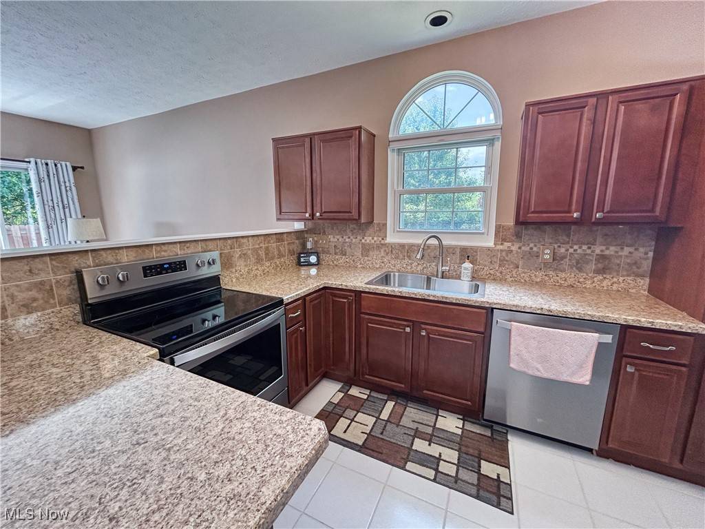 Olmsted Falls, OH 44138,23435 Wainwright TER