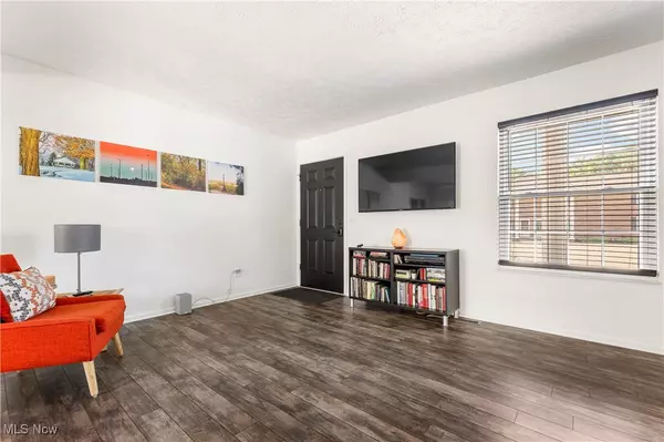 North Canton, OH 44720,1218 W Maple ST