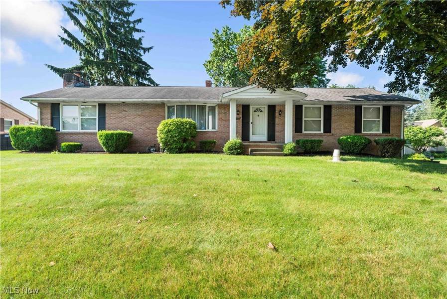 5222 Echovalley ST NW, North Canton, OH 44720