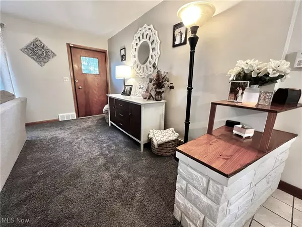 Canton, OH 44708,3933 21st ST NW