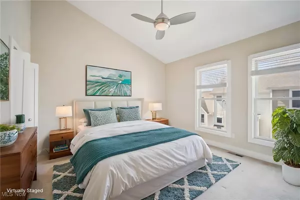 Cleveland Heights, OH 44118,3713 Longwood CT