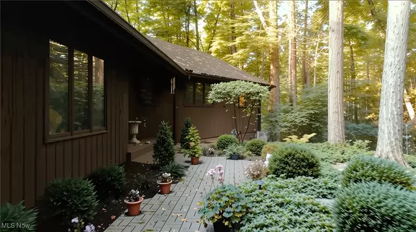 14759 Hillbrook LN N, Chagrin Falls, OH 44022