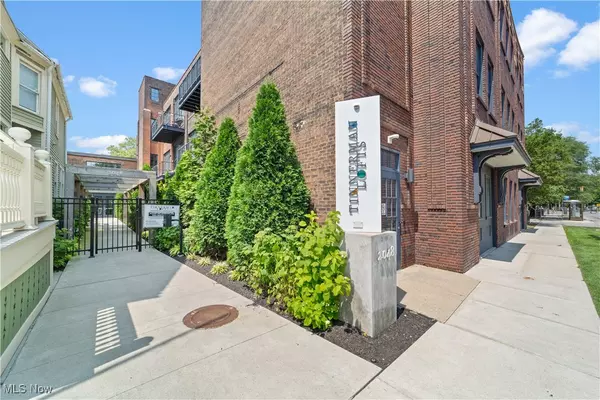 Cleveland, OH 44113,2048 Fulton RD #114