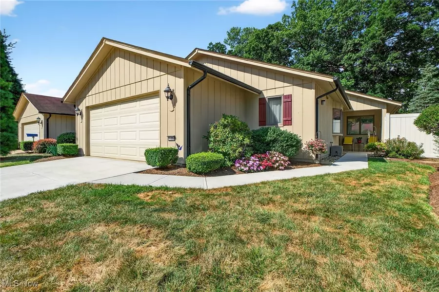 11304 Blodgett Creek TRL, Strongsville, OH 44149