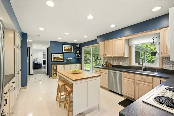 Fairlawn, OH 44333,420 Cabot DR