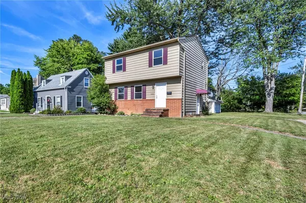 Eastlake, OH 44095,33986 Willowick DR