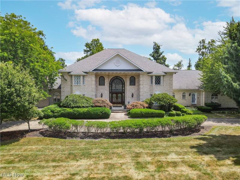 5391 Muirfield DR, Canfield, OH 44406