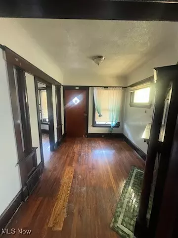 Cleveland, OH 44108,10527 Earle AVE