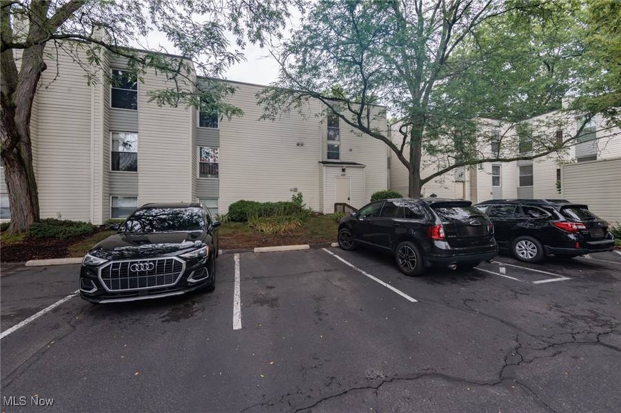 1625 Cedarwood DR #218, Westlake, OH 44145