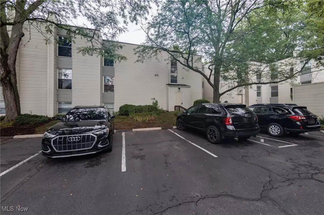 Westlake, OH 44145,1625 Cedarwood DR #218