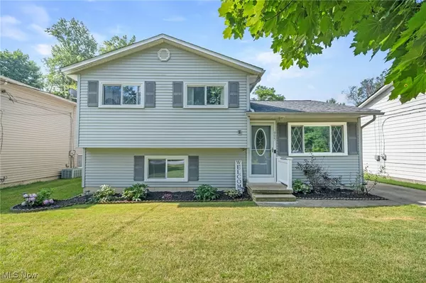 995 Lloyd AVE, Aurora, OH 44202