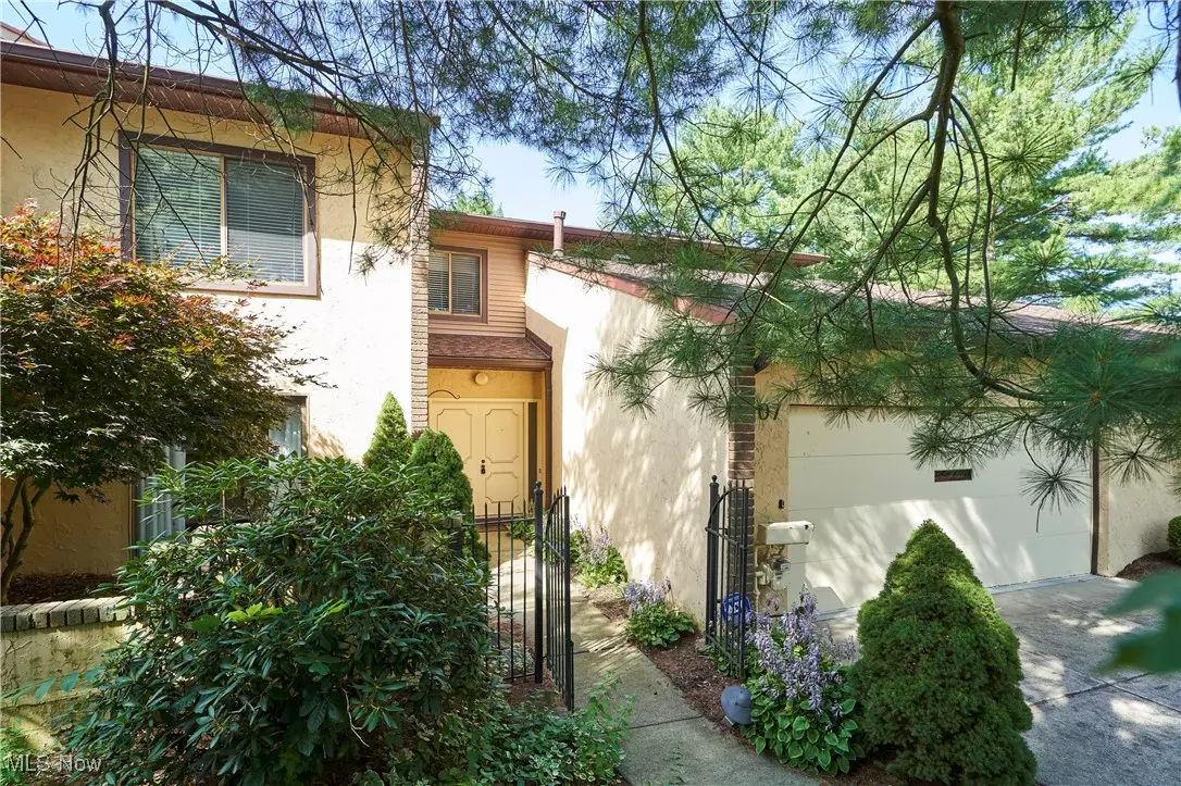 Akron, OH 44313,1807 Brookwood DR