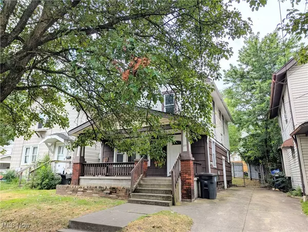 Akron, OH 44305,82 Detroit ST