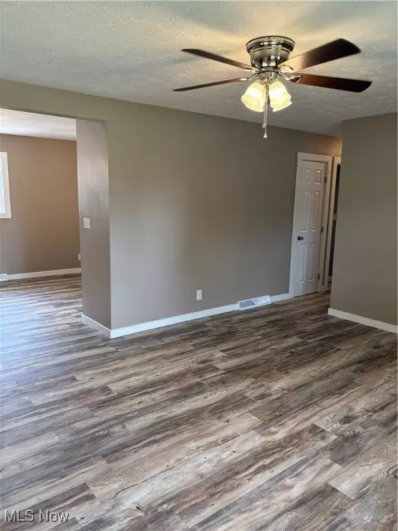 Hubbard, OH 44425,916 Waugh DR