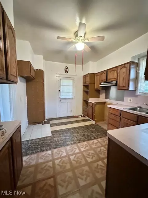 Lorain, OH 44055,3519 Clifton AVE