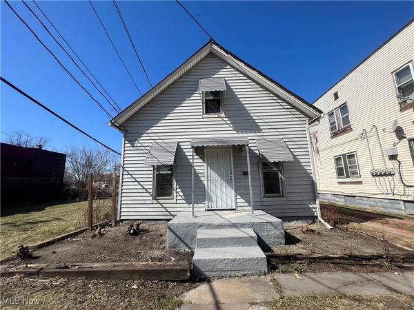 4278 Warner RD, Cleveland, OH 44105
