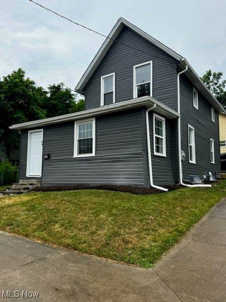90 Nickel ST, Akron, OH 44303