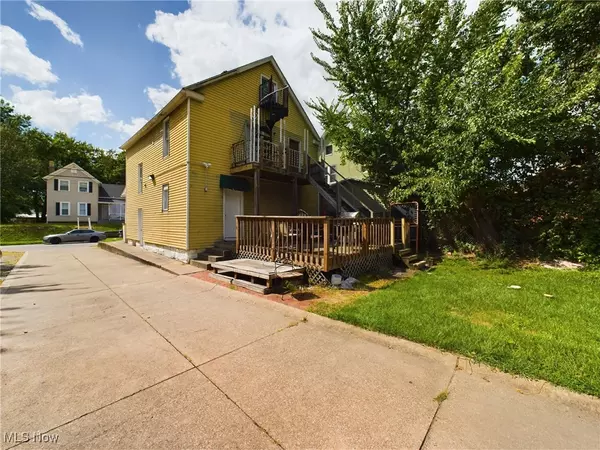 Akron, OH 44304,427 Allyn ST
