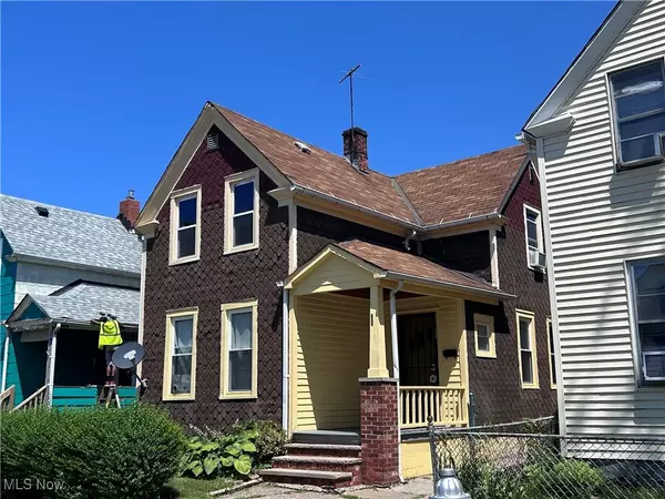 Cleveland, OH 44103,1011 E 72nd ST